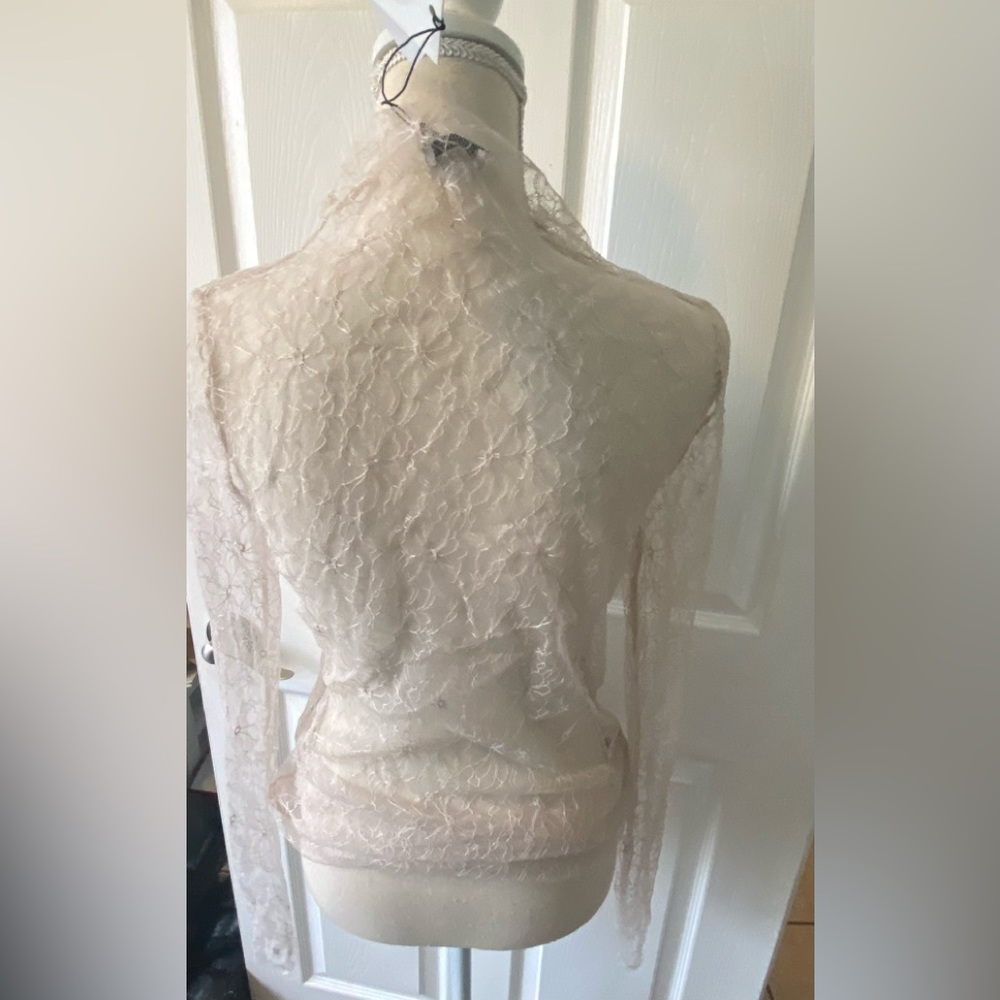 LACE TOP - Picture 3 of 4